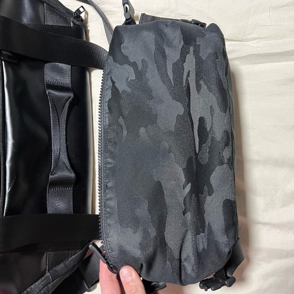 Lululemon Black Camo Toiletry bag - Picture 4 of 5